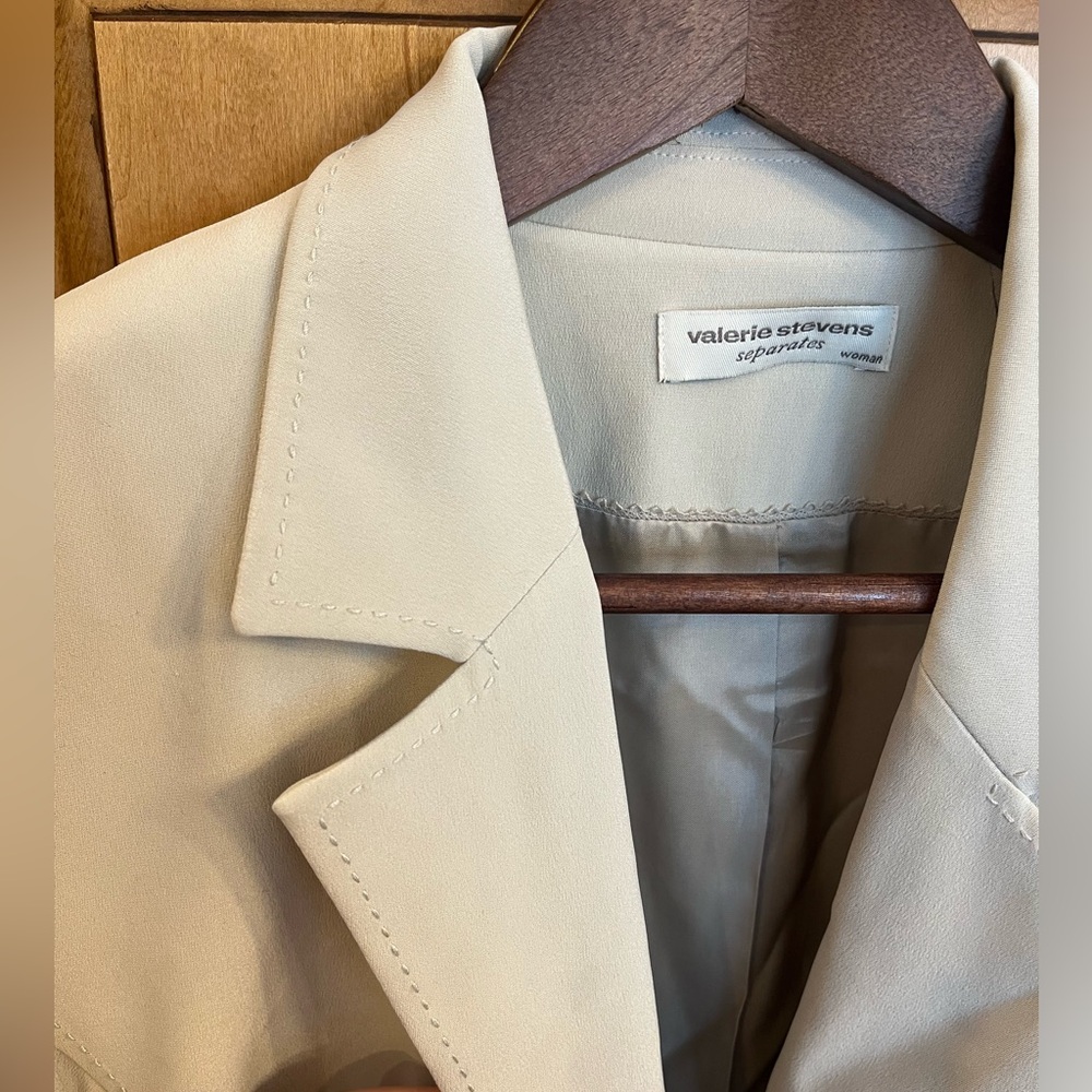 Valerie Stevens 100% Silk Vintage Blazer with Shoulder Pads - Tan - Picture 2 of 5